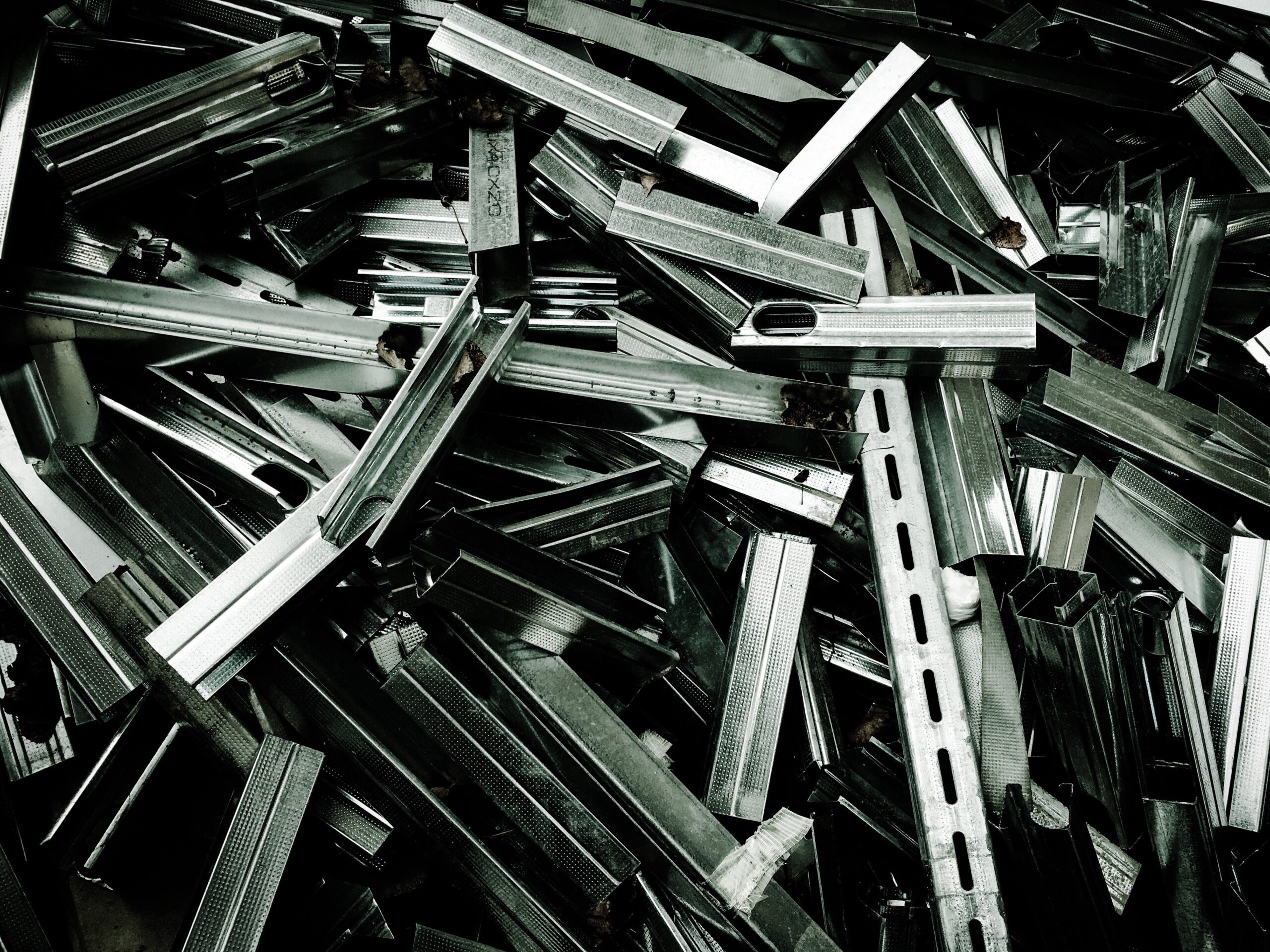 Cena aluminium w skupie – jak nie dać się zbyć i sprzedać z zyskiem?