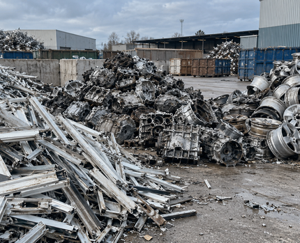 Czy aluminium traci właściwości podczas recyklingu? Problem mieszania stopów